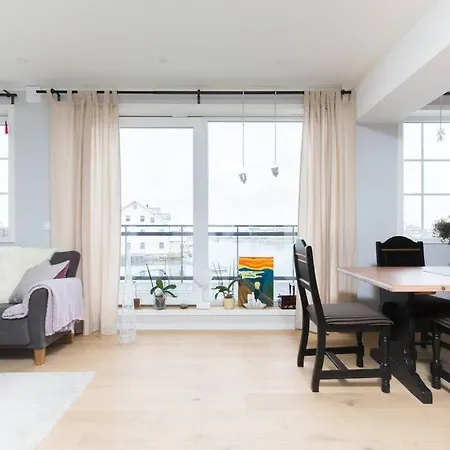 Beatiful Sea-side Apt At Kremmerhamn,3br 1st Floor Fedje