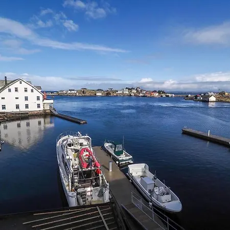Beatiful Sea-side Apt At Kremmerhamn,3br 1st Floor